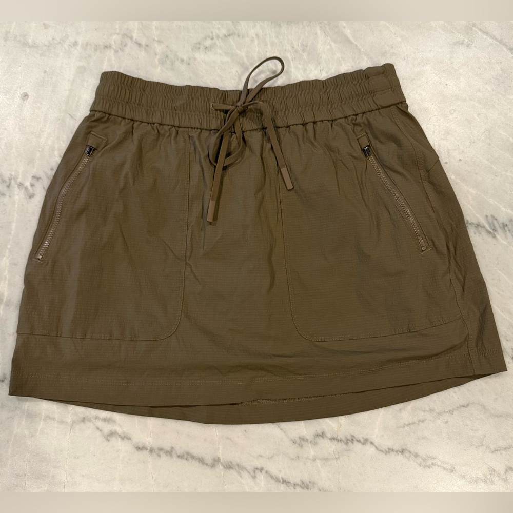 Athleta Olive Skort with Drawstring and Zip Pockets